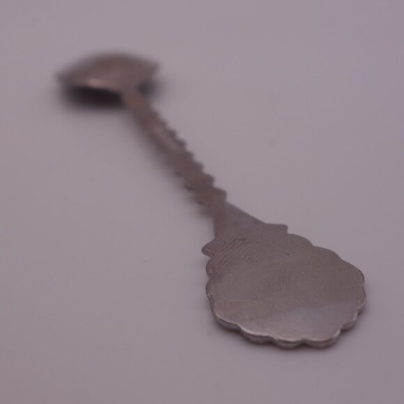 Union Japan Souvenir Spoon - Picture 7 of 15